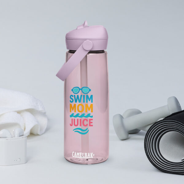 Swim Mom Juice Water Bottle – Fun, Functional, and Eco-Friendly